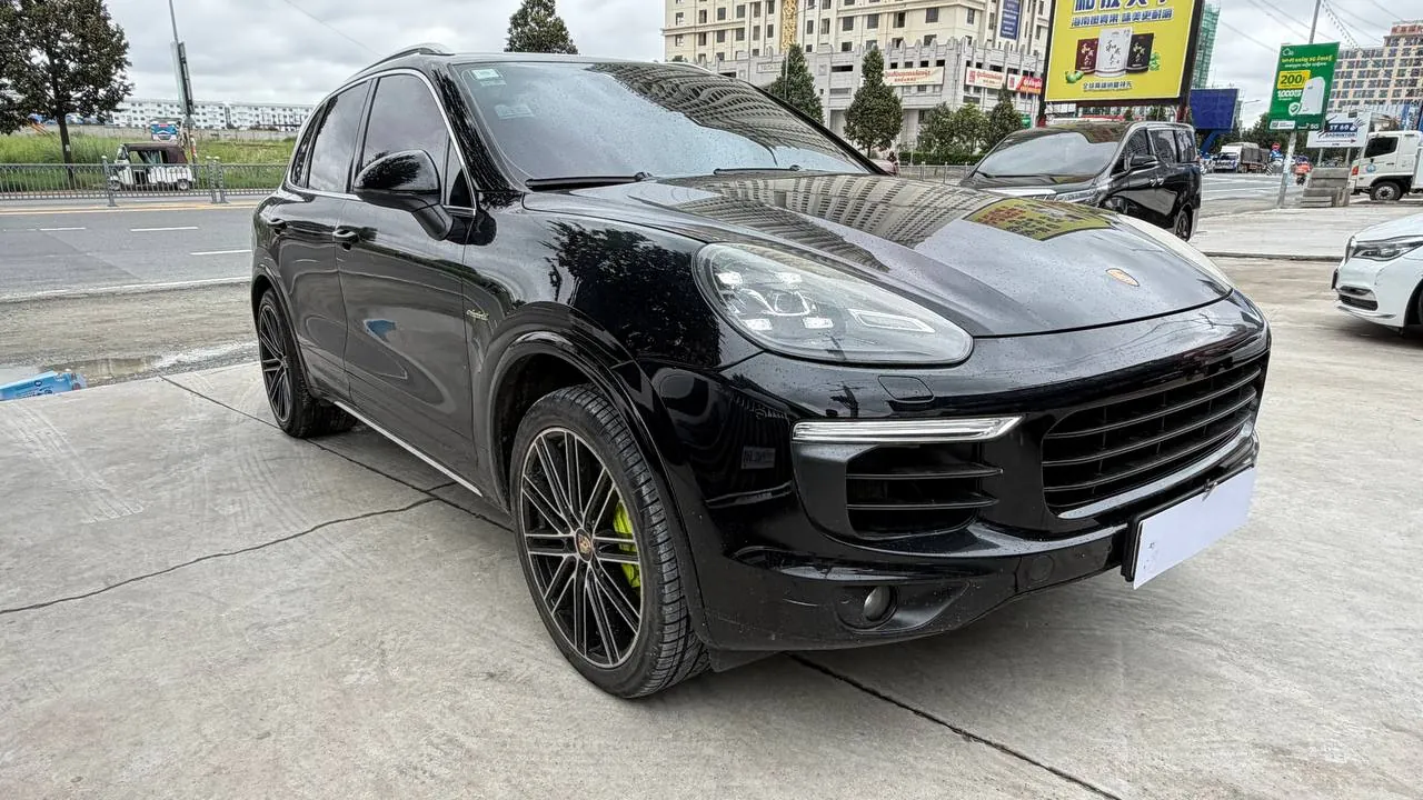 2016 Porsche Cayenne Hybrid